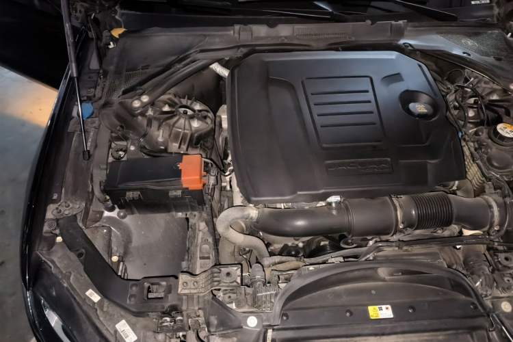 Used Jaguar XFL 2020 XFL 2.0T P200 Two-Wheel-Drive Elite Edition Engine Bay Right