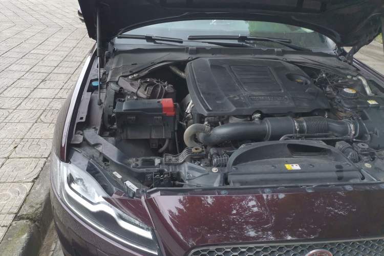 Used Jaguar XFL 2020 XFL 2.0T P250 Four-Wheel Drive Luxury Edition Engine Bay Right