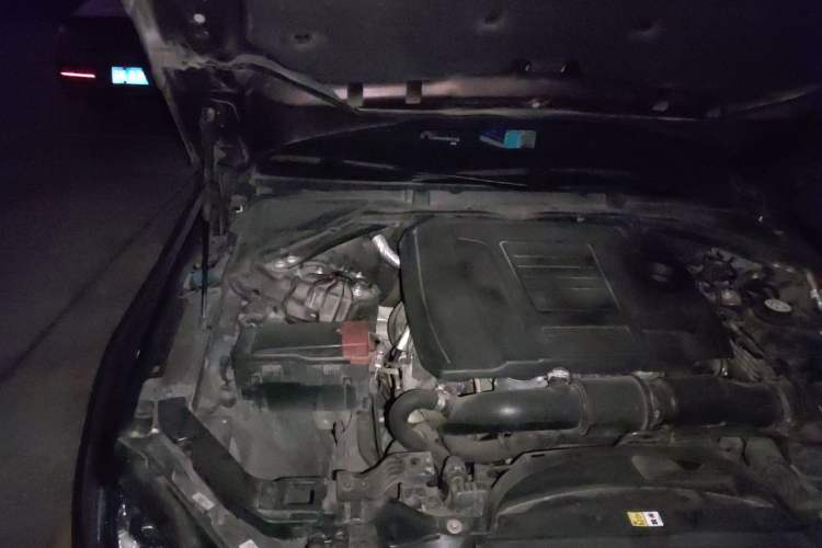 Used Jaguar XFL 2020 XFL 2.0T P200 Two-Wheel-Drive Windflower Edition Engine Bay Right