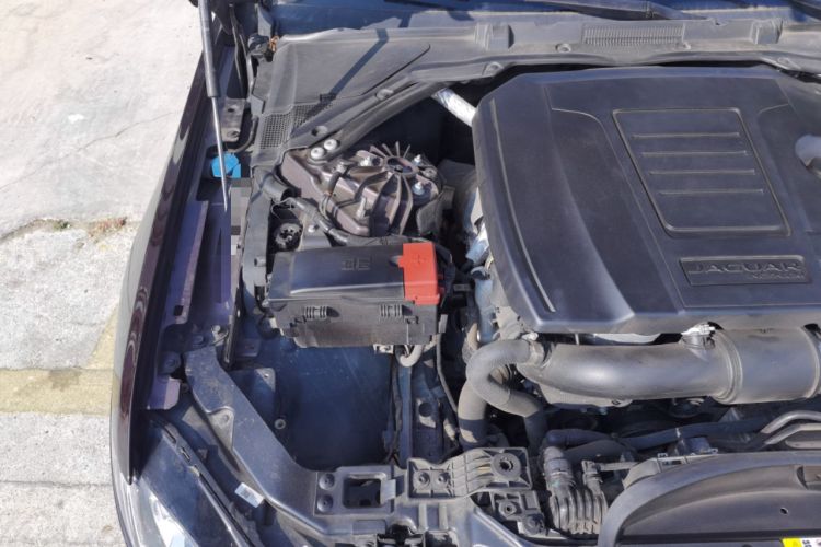 Used Jaguar XFL 2020 XFL 2.0T P200 Two-Wheel-Drive Rally Flag Edition Engine Bay Right