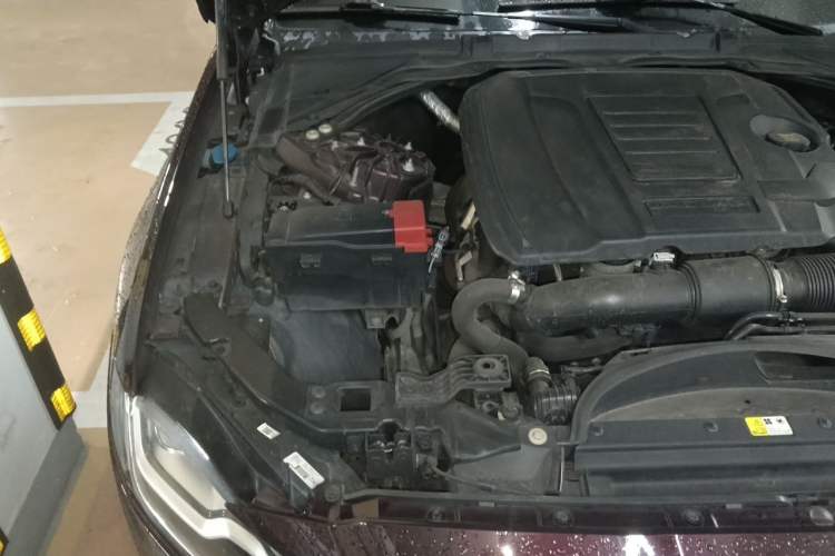 Used Jaguar XFL 2020 XFL 2.0T P250 Two-Wheel-Drive Luxury Edition Engine Bay Right