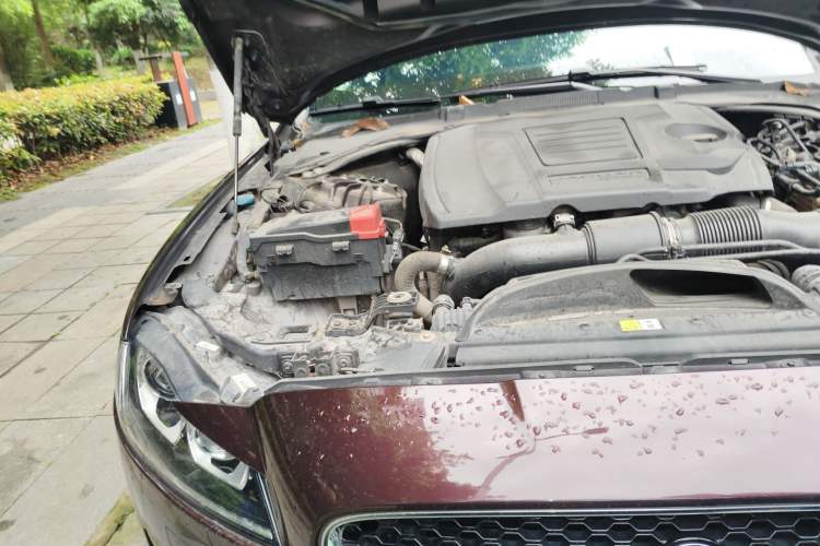 Used Jaguar XFL 2020 XFL 2.0T P200 Two-Wheel-Drive Elite Edition Engine Bay Right