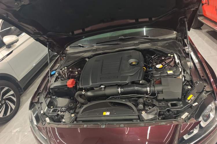 Used Jaguar XFL 2020 XFL 2.0T P200 Two-Wheel-Drive Elite Edition Engine Bay
