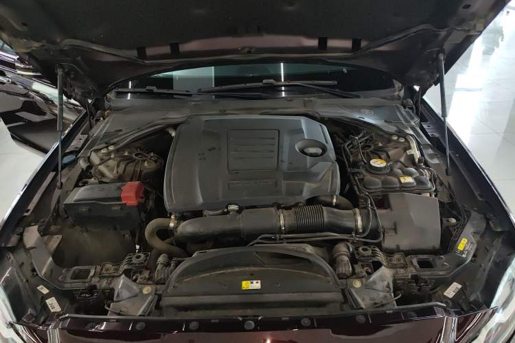 Used Jaguar XFL 2020 XFL 2.0T P250 Two-Wheel-Drive Luxury Edition Engine Bay
