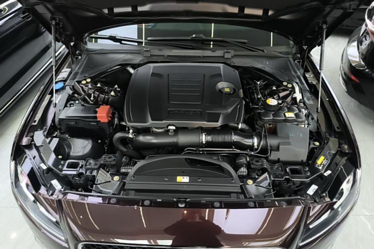 Used Jaguar XFL 2020 XFL 2.0T P200 Two-Wheel-Drive Elite Edition Engine Bay