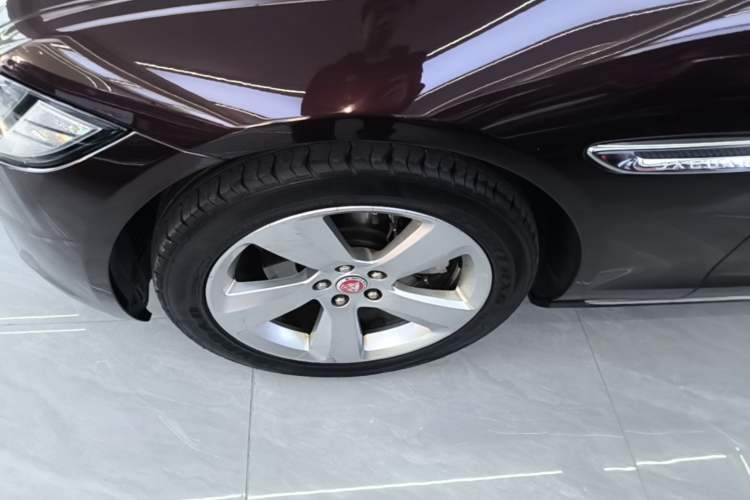 Used Jaguar XFL 2020 XFL 2.0T P200 Two-Wheel-Drive Elite Edition Exterior 4