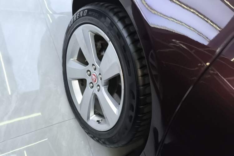 Used Jaguar XFL 2020 XFL 2.0T P200 Two-Wheel-Drive Elite Edition Exterior 5