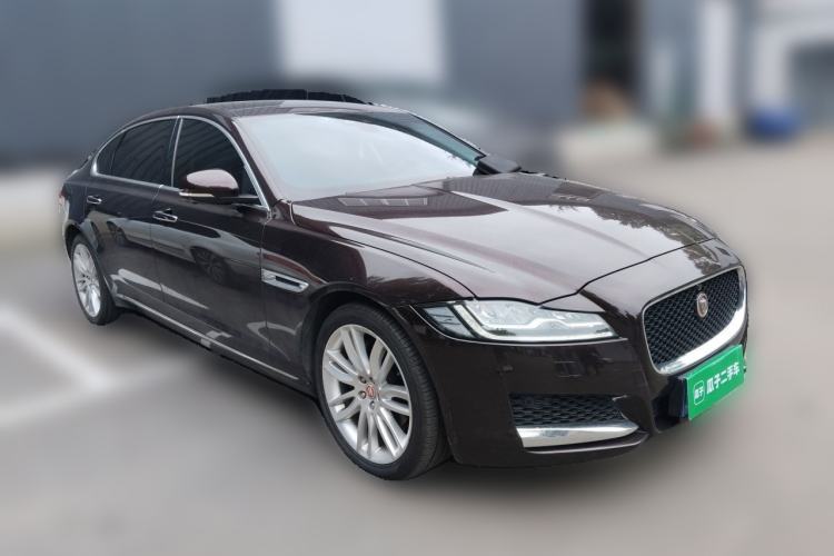 Used Jaguar XFL 2020 XFL 2.0T P250 Four-Wheel Drive Luxury Edition Front Right 45 Deg