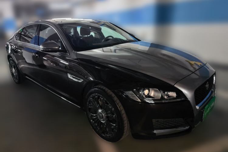 Used Jaguar XFL 2020 XFL 2.0T P200 Two-Wheel-Drive Elite Edition Front Right 45 Deg