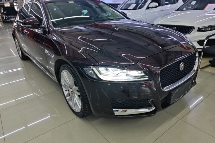 Used Jaguar XFL 2020 XFL 2.0T P250 Four-Wheel Drive Luxury Edition Front Right 45 Deg