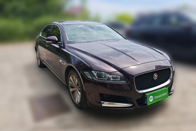 Used Jaguar XFL 2020 XFL 2.0T P200 Two-Wheel-Drive Windflower Edition Front Right 45 Deg