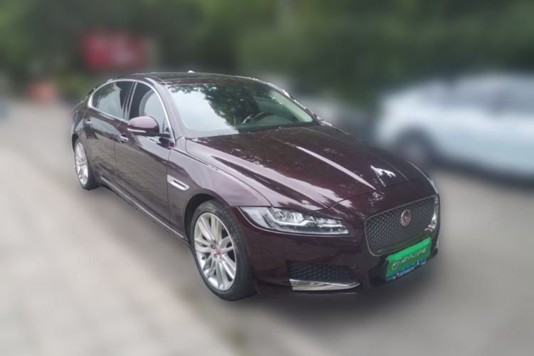 Used Jaguar XFL 2020 XFL 2.0T P250 Four-Wheel Drive Luxury Edition Front Right 45 Deg