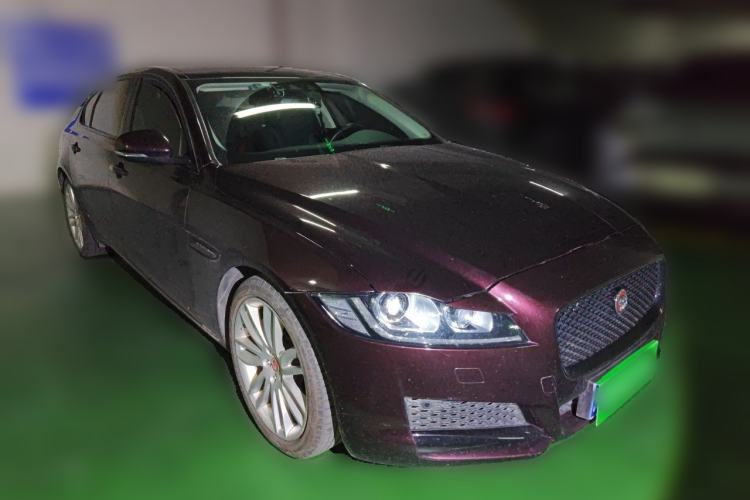 Used Jaguar XFL 2020 XFL 2.0T P200 Two-Wheel-Drive Rally Flag Edition Front Right 45 Deg