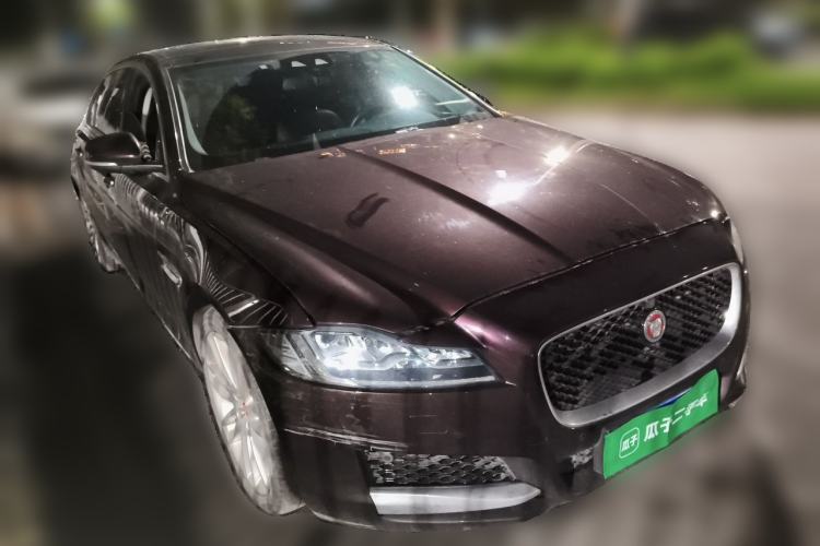 Used Jaguar XFL 2020 XFL 2.0T P250 Four-Wheel Drive Luxury Edition Front Right 45 Deg