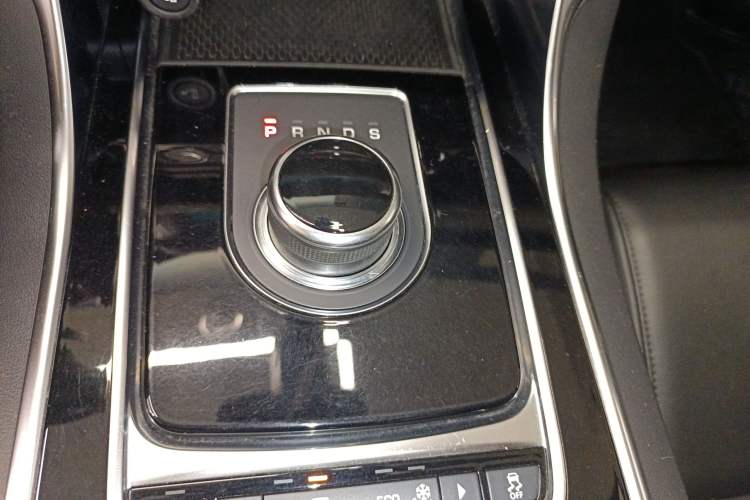Used Jaguar XFL 2020 XFL 2.0T P200 Two-Wheel-Drive Elite Edition Gear Lever