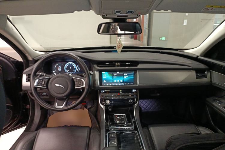 Used Jaguar XFL 2020 XFL 2.0T P200 Two-Wheel-Drive Elite Edition Interior 1