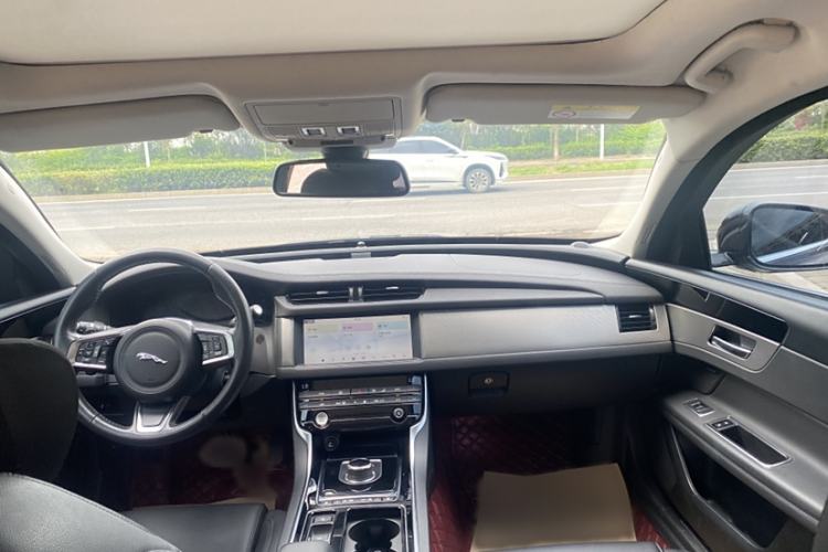Used Jaguar XFL 2020 XFL 2.0T P200 Two-Wheel-Drive Elite Edition Interior 1
