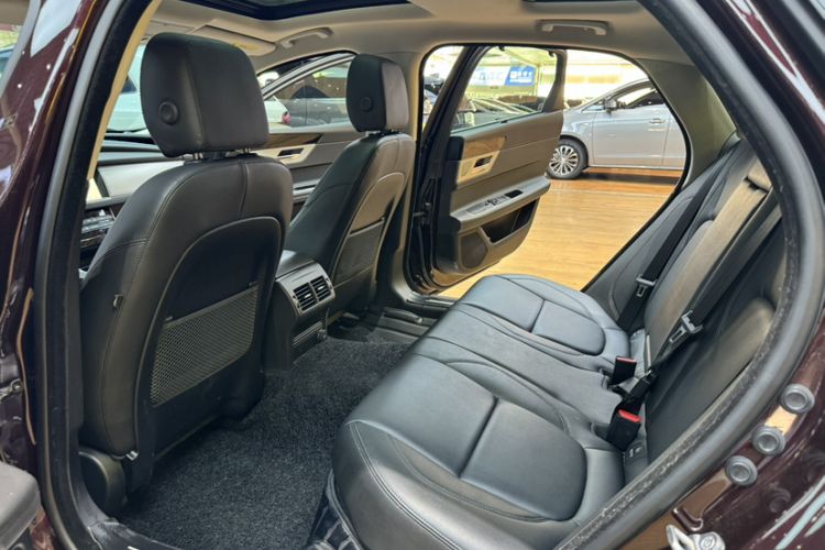 Used Jaguar XFL 2020 XFL 2.0T P200 Two-Wheel-Drive Elite Edition Interior 11