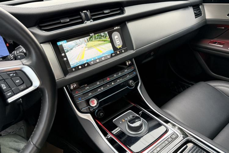 Used Jaguar XFL 2020 XFL 2.0T P200 Two-Wheel-Drive Elite Edition Interior 13