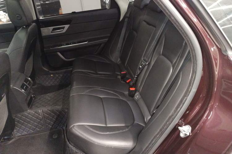 Used Jaguar XFL 2020 XFL 2.0T P200 Two-Wheel-Drive Elite Edition Interior 3