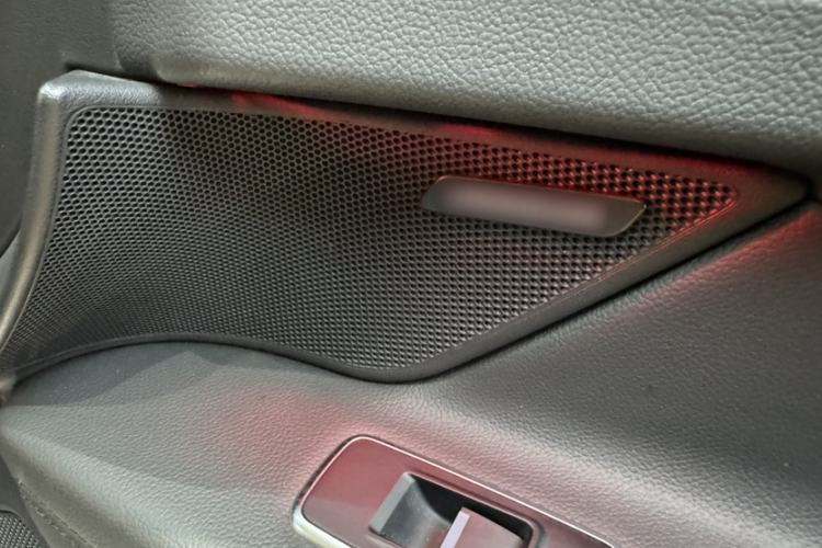 Used Jaguar XFL 2020 XFL 2.0T P200 Two-Wheel-Drive Elite Edition Interior 4