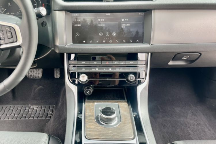 Used Jaguar XFL 2020 XFL 2.0T P250 Four-Wheel Drive Luxury Edition Interior 5