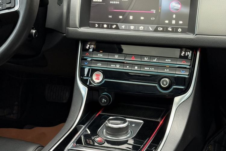 Used Jaguar XFL 2020 XFL 2.0T P200 Two-Wheel-Drive Elite Edition Interior 7