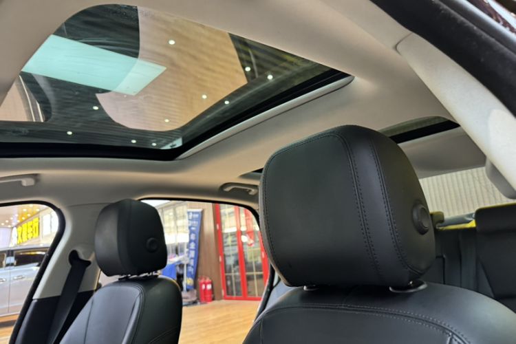 Used Jaguar XFL 2020 XFL 2.0T P200 Two-Wheel-Drive Elite Edition Interior 9