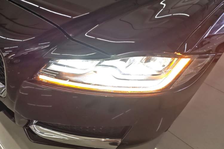 Used Jaguar XFL 2020 XFL 2.0T P250 Four-Wheel Drive Luxury Edition Left Front Headlight