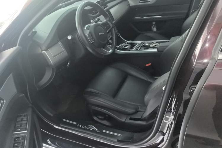 Used Jaguar XFL 2020 XFL 2.0T P200 Two-Wheel-Drive Elite Edition Left Front Seat