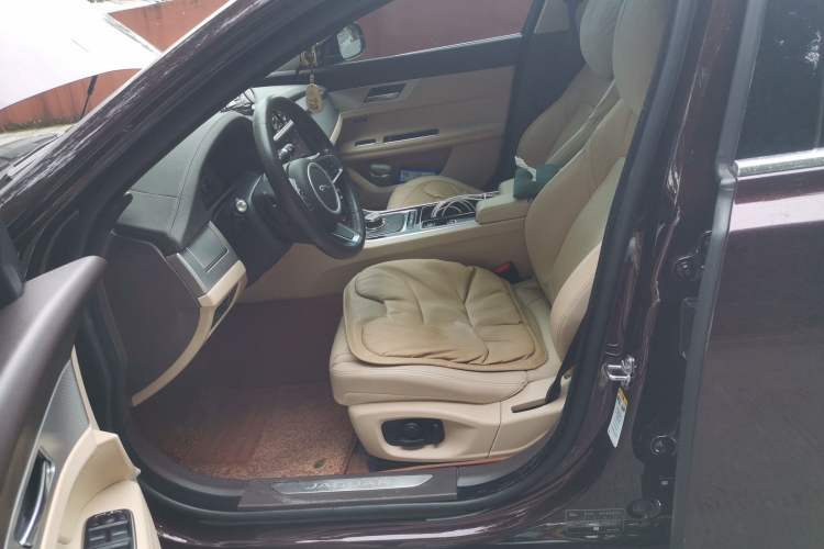 Used Jaguar XFL 2020 XFL 2.0T P250 Four-Wheel Drive Luxury Edition Left Front Seat