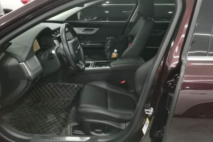 Used Jaguar XFL 2020 XFL 2.0T P200 Two-Wheel-Drive Elite Edition Left Front Seat