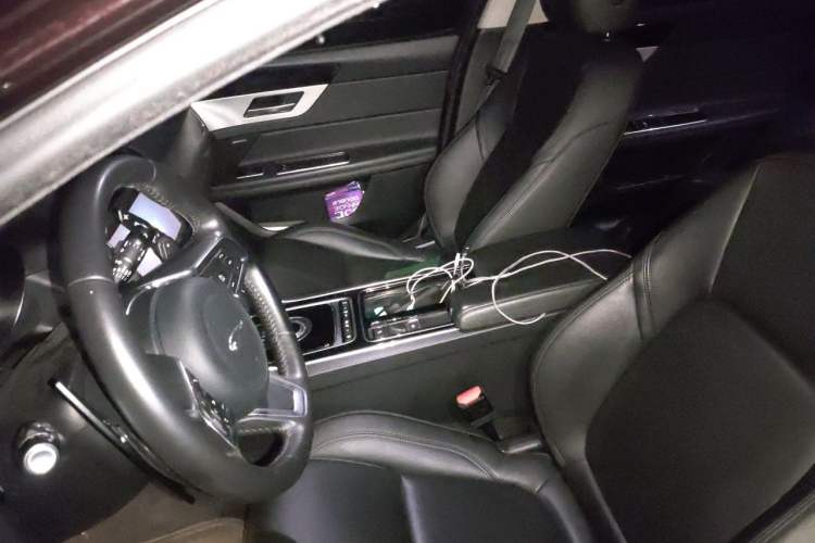 Used Jaguar XFL 2020 XFL 2.0T P200 Two-Wheel-Drive Windflower Edition Left Front Seat