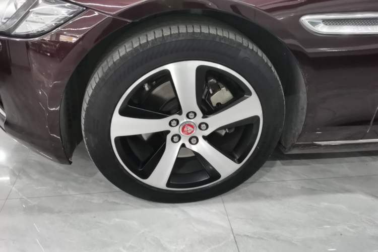 Used Jaguar XFL 2020 XFL 2.0T P200 Two-Wheel-Drive Elite Edition Left Front Wheel Hub