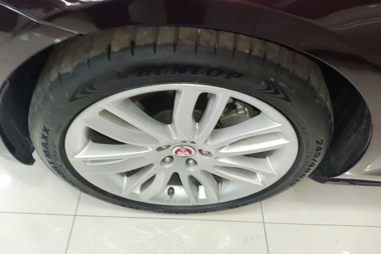 Used Jaguar XFL 2020 XFL 2.0T P200 Two-Wheel-Drive Rally Flag Edition Left Front Wheel Hub