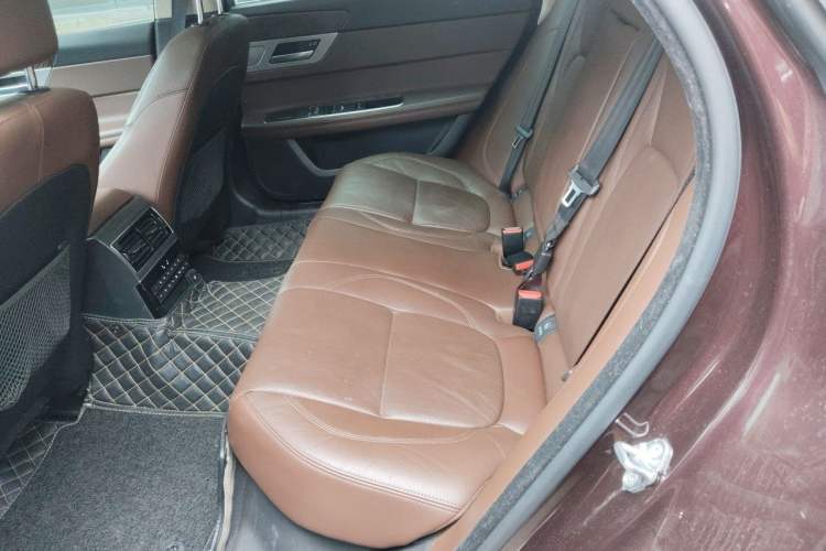 Used Jaguar XFL 2020 XFL 2.0T P250 Four-Wheel Drive Luxury Edition Left Rear Seat