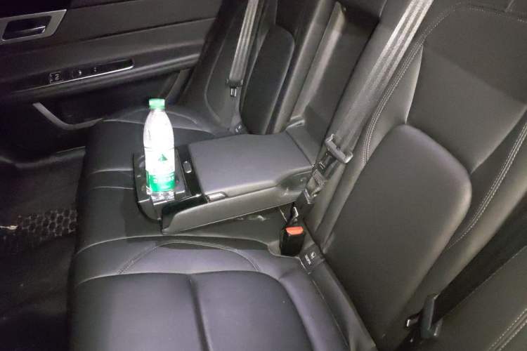 Used Jaguar XFL 2020 XFL 2.0T P200 Two-Wheel-Drive Windflower Edition Left Rear Seat