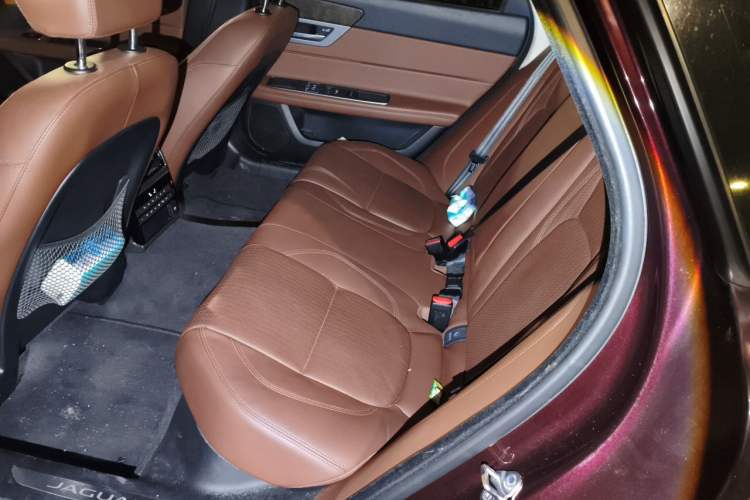Used Jaguar XFL 2020 XFL 2.0T P250 Four-Wheel Drive Luxury Edition Left Rear Seat