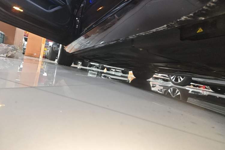 Used Jaguar XFL 2020 XFL 2.0T P200 Two-Wheel-Drive Elite Edition Left Side Sill