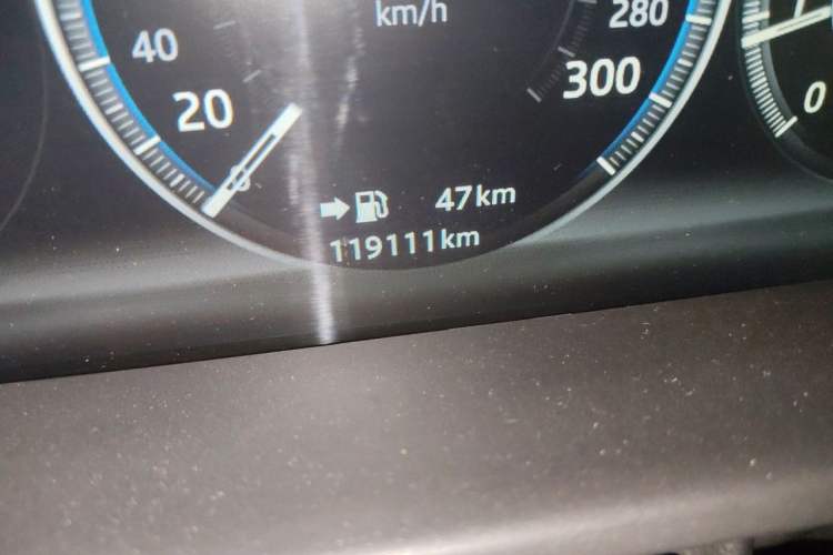 Used Jaguar XFL 2020 XFL 2.0T P250 Four-Wheel Drive Luxury Edition Odometer Close Up