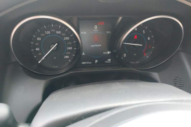 Used Jaguar XFL 2020 XFL 2.0T P200 Two-Wheel-Drive Windflower Edition Odometer Close Up