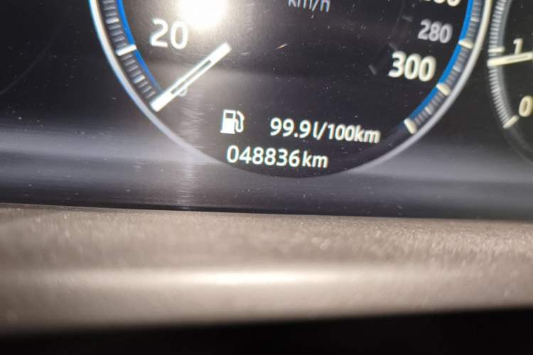 Used Jaguar XFL 2020 XFL 2.0T P250 Four-Wheel Drive Luxury Edition Odometer Close Up