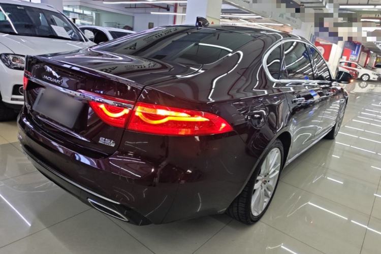 Used Jaguar XFL 2020 XFL 2.0T P250 Four-Wheel Drive Luxury Edition Rear Right 45 Deg