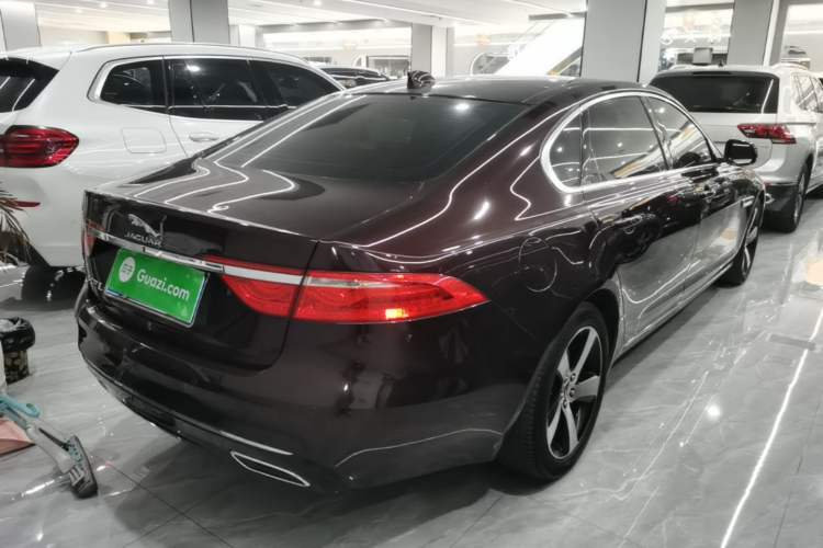 Used Jaguar XFL 2020 XFL 2.0T P200 Two-Wheel-Drive Elite Edition Rear Right 45 Deg