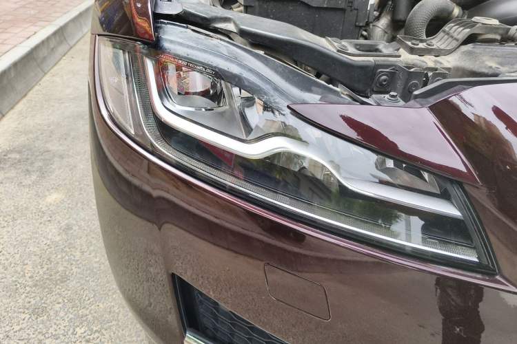 Used Jaguar XFL 2020 XFL 2.0T P250 Two-Wheel-Drive Luxury Edition Right Front Headlight