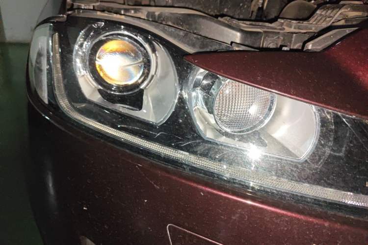 Used Jaguar XFL 2020 XFL 2.0T P200 Two-Wheel-Drive Rally Flag Edition Right Front Headlight