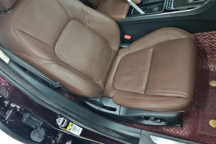 Used Jaguar XFL 2020 XFL 2.0T P250 Four-Wheel Drive Luxury Edition Right Front Seat