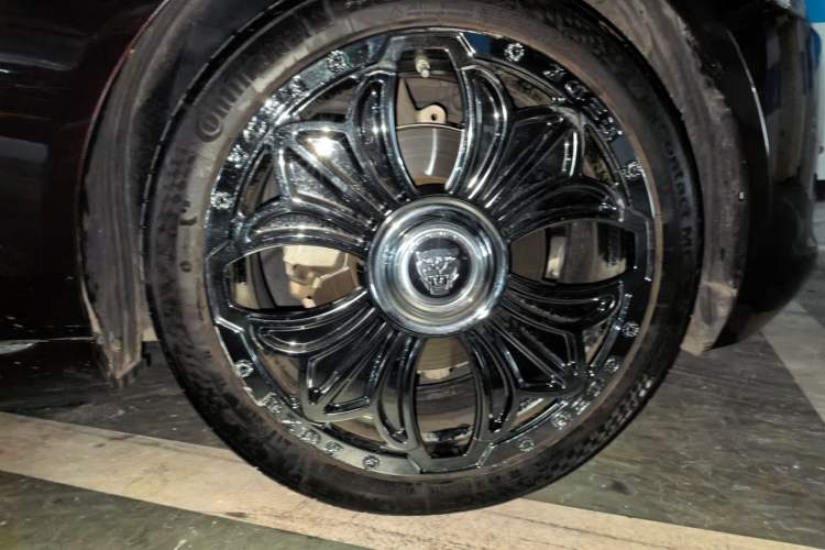 Used Jaguar XFL 2020 XFL 2.0T P200 Two-Wheel-Drive Elite Edition Right Front Wheel Hub