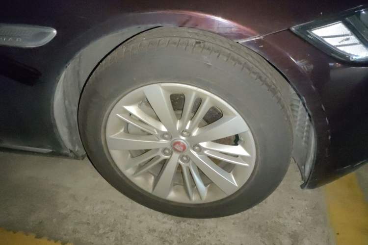 Used Jaguar XFL 2020 XFL 2.0T P200 Two-Wheel-Drive Windflower Edition Right Front Wheel Hub