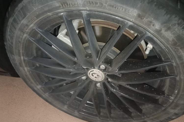 Used Jaguar XFL 2020 XFL 2.0T P250 Two-Wheel-Drive Luxury Edition Right Front Wheel Hub